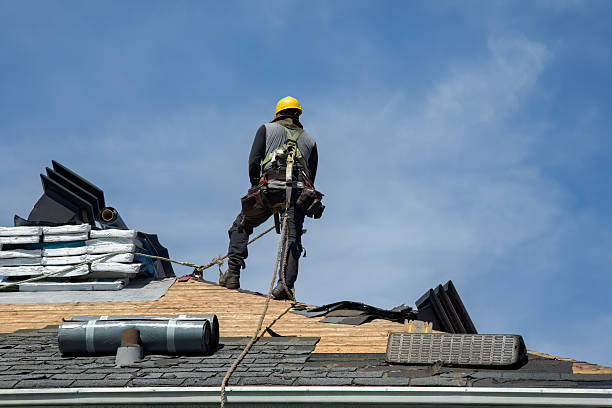 Professional Roofing technician working in Bickleton, WA